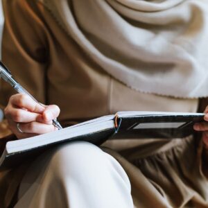 muslim, woman, writing-7520627.jpg